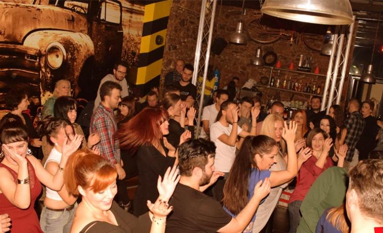 &Epsilon;&kappa;&pi;&alpha;&iota;&delta;&epsilon;&upsilon;&tau;&iota;&kappa;ά parties
